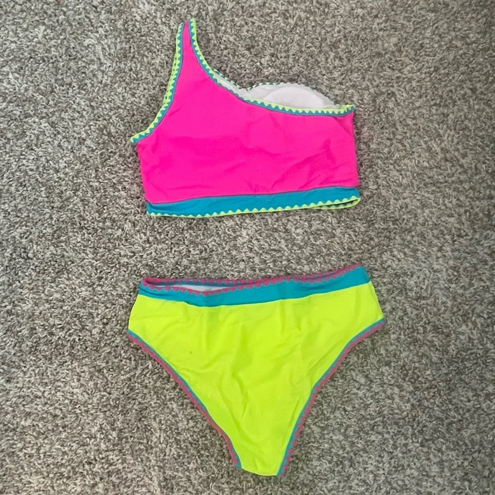 **NEW** Neon One-Shoulder Two Piece Swimsuit - Picture 5 of 6